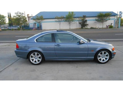2001 BMW 325  Ci