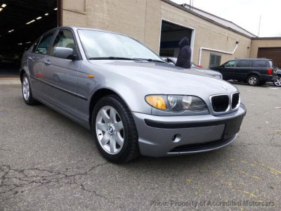 2004 BMW 325  i