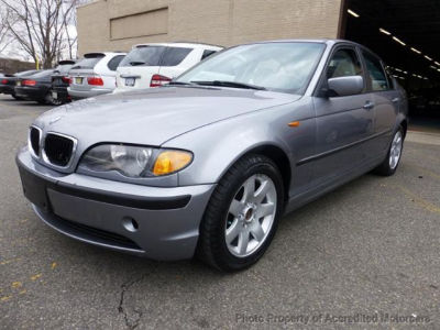 2004 BMW 325  i