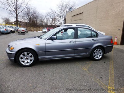 2004 BMW 325  i
