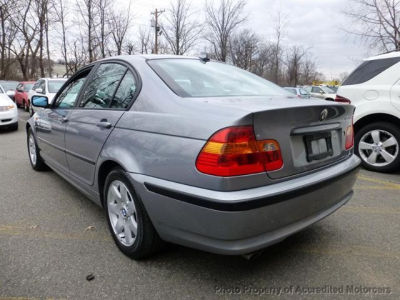 2004 BMW 325  i