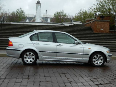 2005 BMW 325  i
