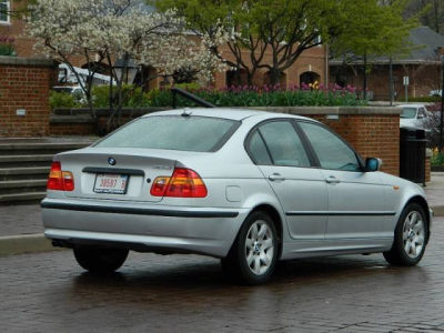 2005 BMW 325  i