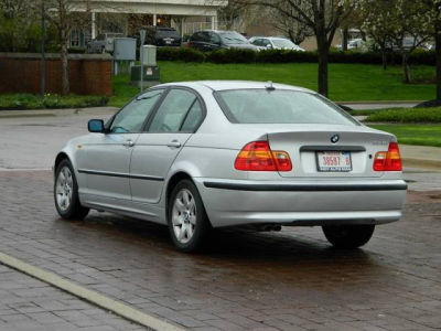 2005 BMW 325  i