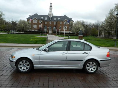 2005 BMW 325  i