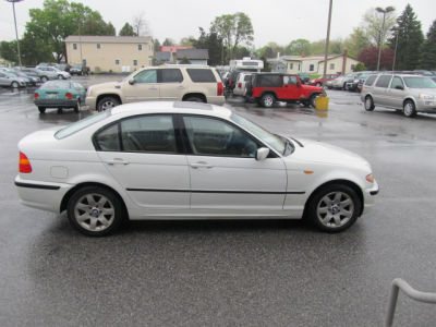 2003 BMW 325  xi