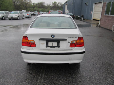 2003 BMW 325  xi