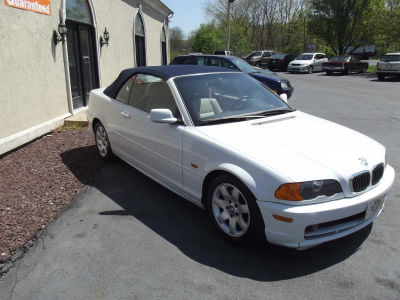2001 BMW 325  Ci