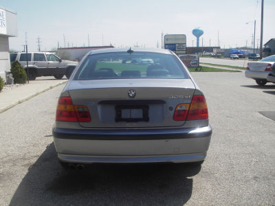 2004 BMW 325  xi