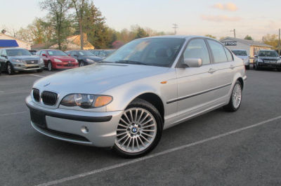 2003 BMW 325  xi