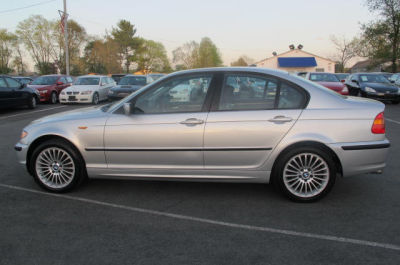 2003 BMW 325  xi