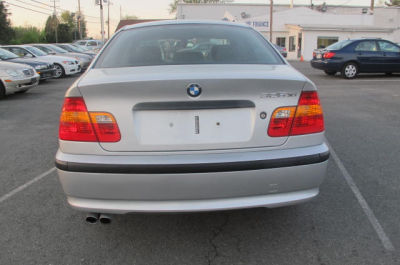 2003 BMW 325  xi