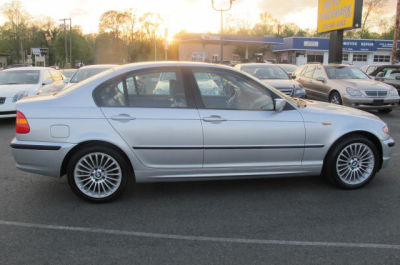 2003 BMW 325  xi