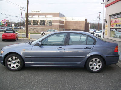 2003 BMW 325  xi