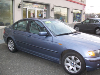 2003 BMW 325  xi