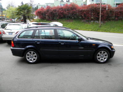 2003 BMW 325  xiT