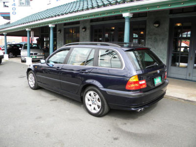 2003 BMW 325  xiT