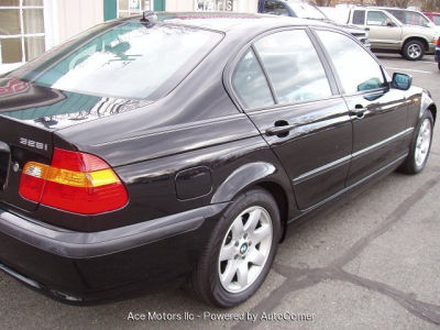 2005 BMW 325  i