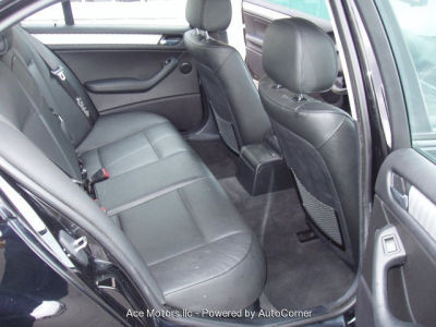 2005 BMW 325  i