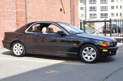 2001 BMW 325  Ci
