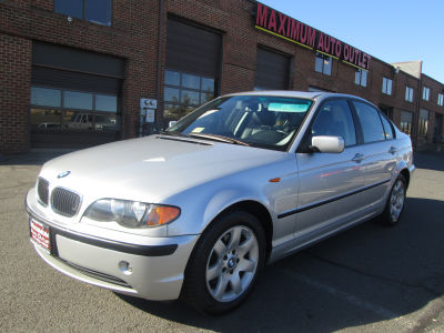 2004 BMW 325  xi