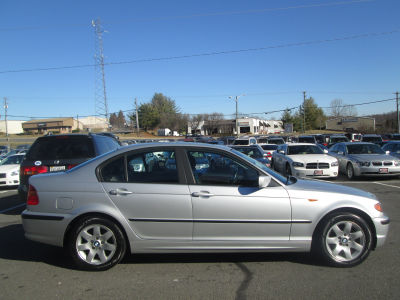 2004 BMW 325  xi