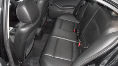 2005 BMW 325  xi