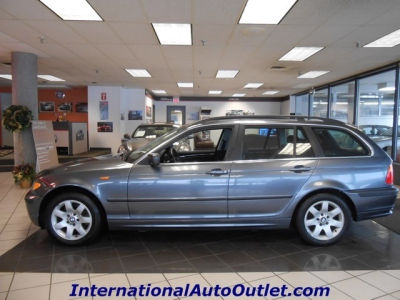 2003 BMW 325  xiT
