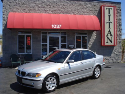 2005 BMW 325  i