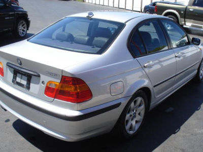 2005 BMW 325 i