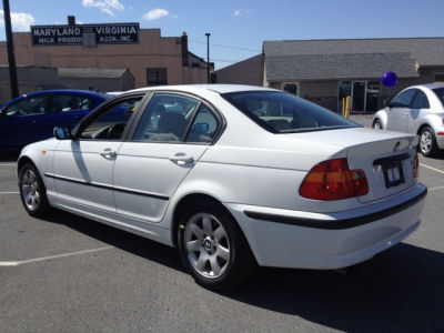 2003 BMW 325  i