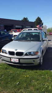 2003 BMW 325  xi