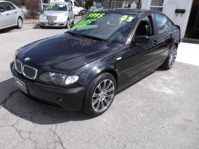 2003 BMW 325  xi