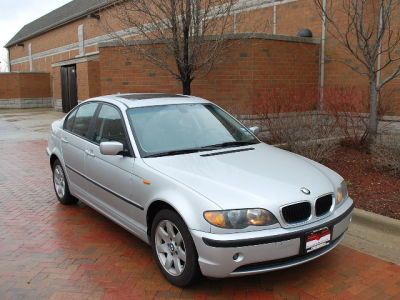 2004 BMW 325  xi