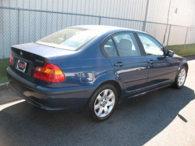 2003 BMW 325  i