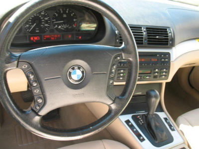 2003 BMW 325  i