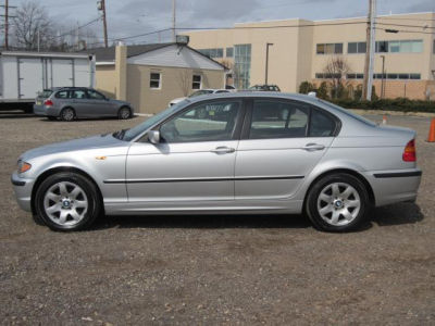 2005 BMW 325 xi