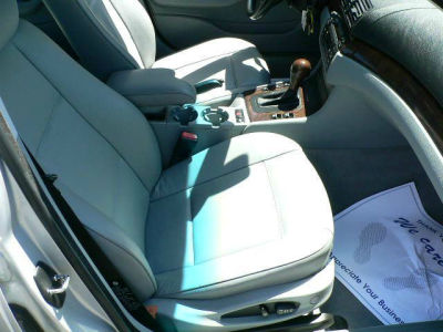 2003 BMW 325 i