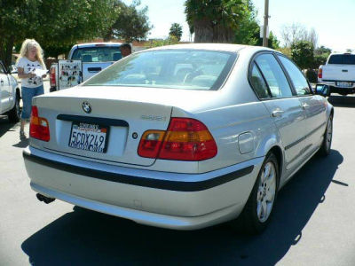 2003 BMW 325 i