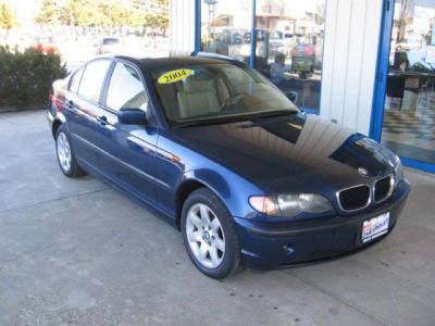 2004 BMW 325  xi