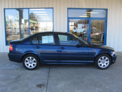 2004 BMW 325  xi