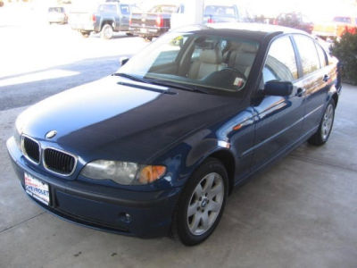 2004 BMW 325  xi