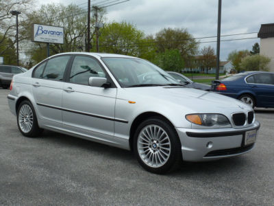 2003 BMW 325  xi