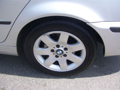 2002 BMW 325 i