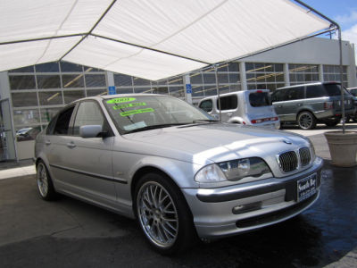 2001 BMW 325  i