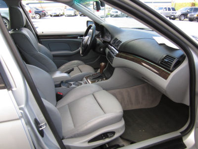 2001 BMW 325  i