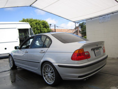 2001 BMW 325  i