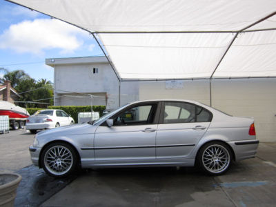 2001 BMW 325  i