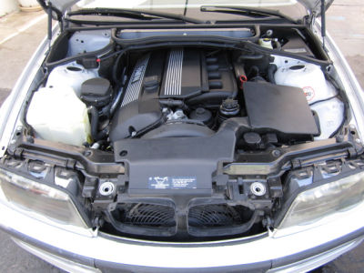 2001 BMW 325  i