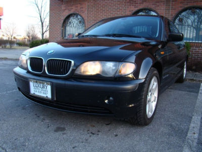 2004 BMW 325  i